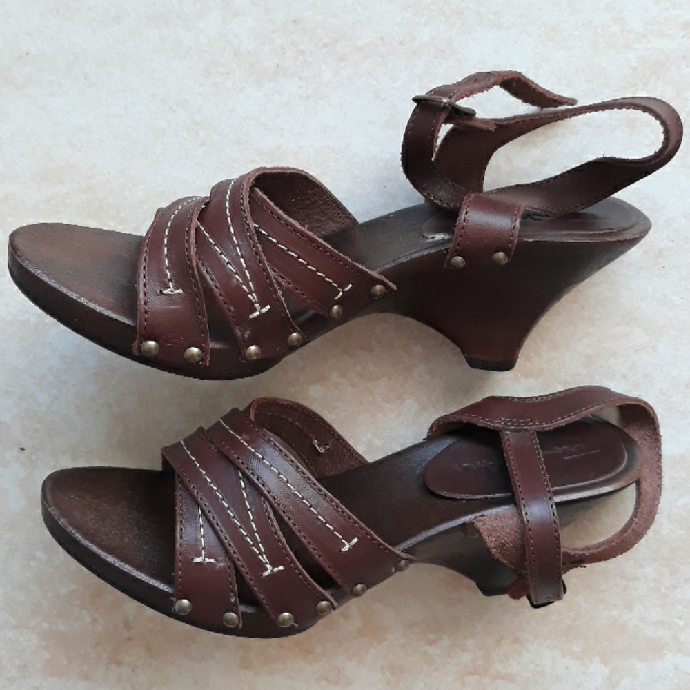 ThomMcAn pretty sandals - Picture 1 of 8